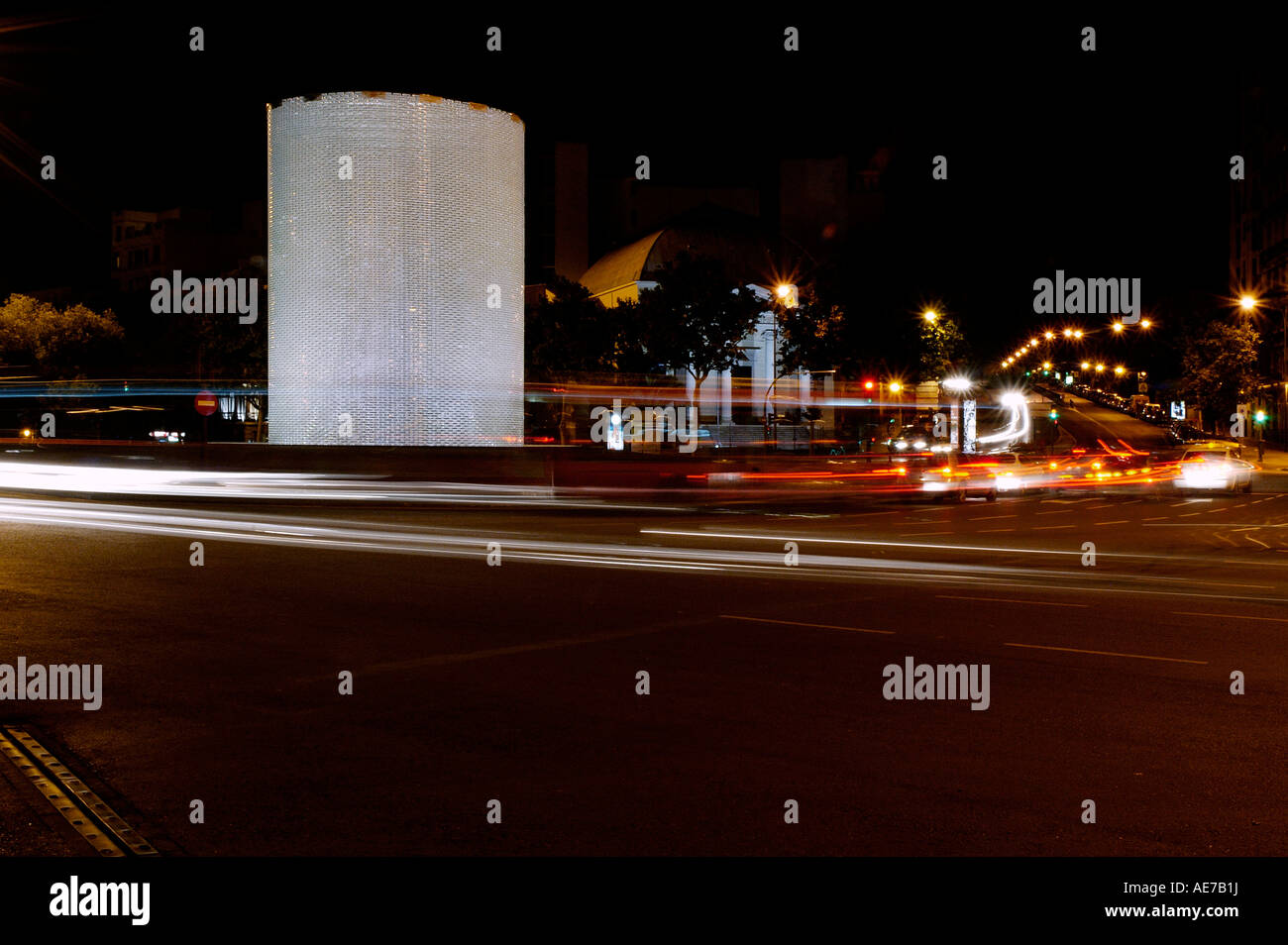 11M-Denkmal bei Nacht Stockfoto