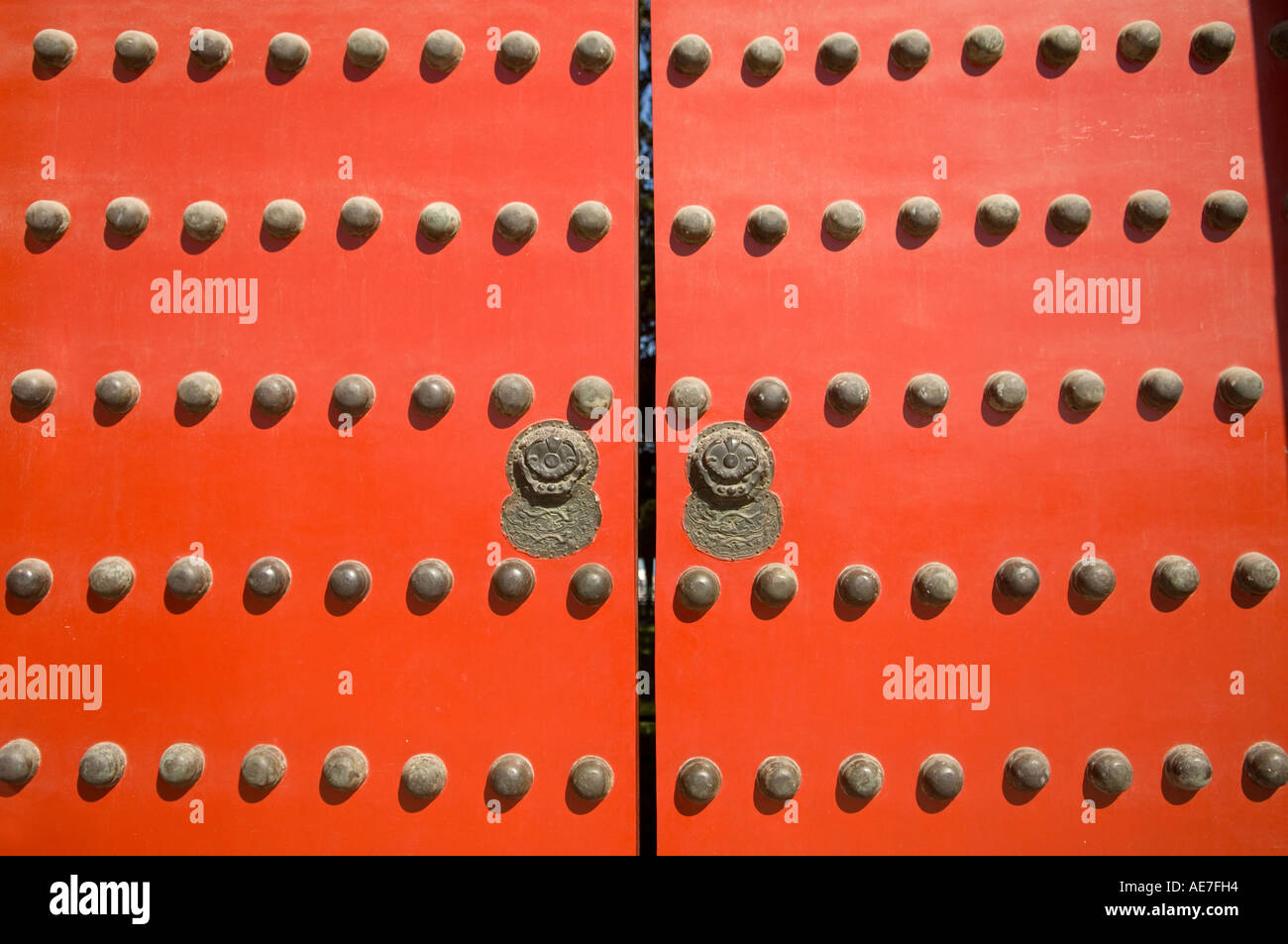 Traditionelle chinesische rote Tor in verbotene Stadt Stockfoto