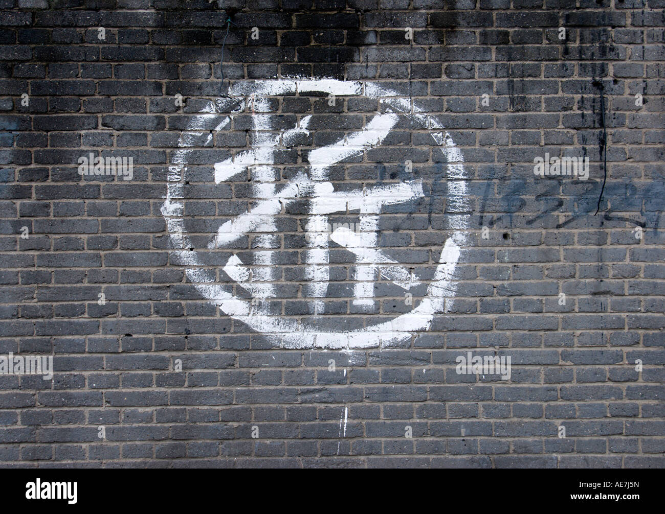 Chinesische Schriftzeichen ist CHAI an Wand geschrieben an Gebäude in einem Beijing Hutong 2007 abgerissen werden soll Stockfoto