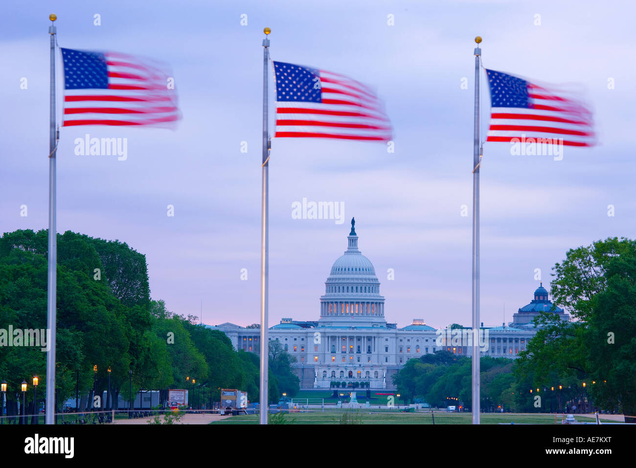 USA Washington DC The Capital Building über den Sternen und Streifen angezeigt Stockfoto