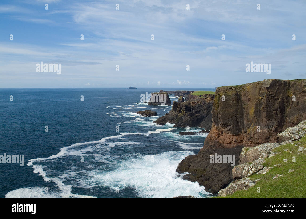 dh South Head of Caldersgeo ESHA NESS SHETLAND vulkanischen Felsen Seacliff West Küste Stockfoto