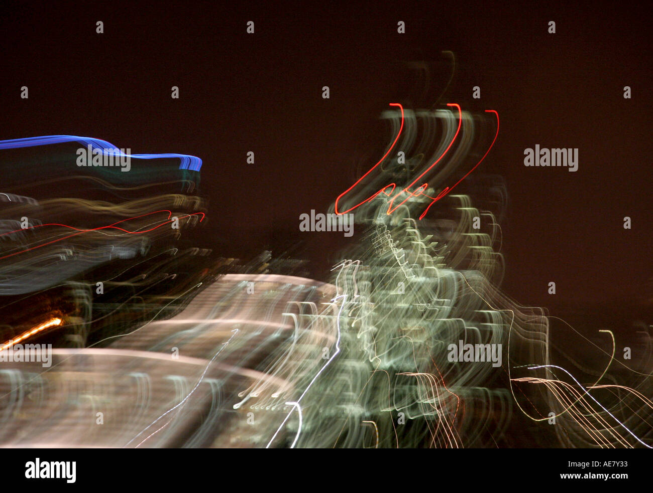 Skyline von London erfasst verklagt verwackelter Kamera auf eine lange Exposition Stockfoto