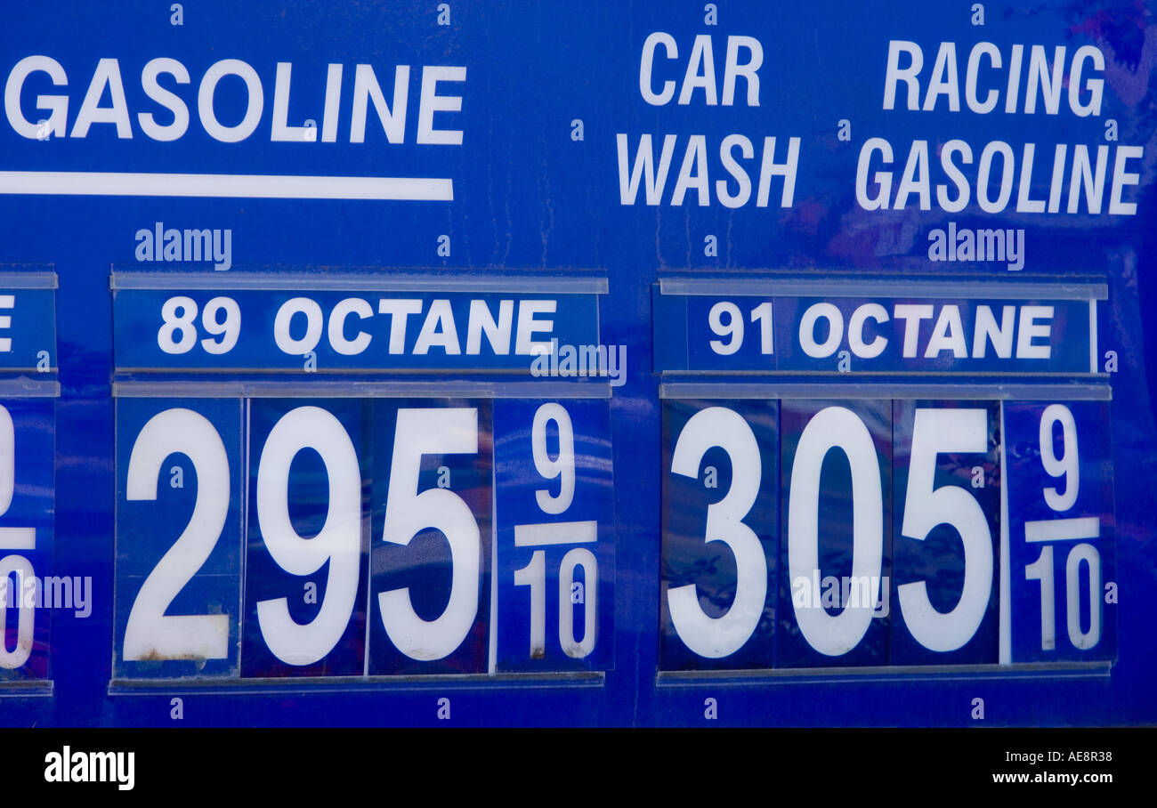 Gaspreise steigen in Süd-Kalifornien, als die Auswirkungen des Krieges im Irak und die Zerstörung der Hurrikan "Katrina" Öl Kosten erhöhen Stockfoto