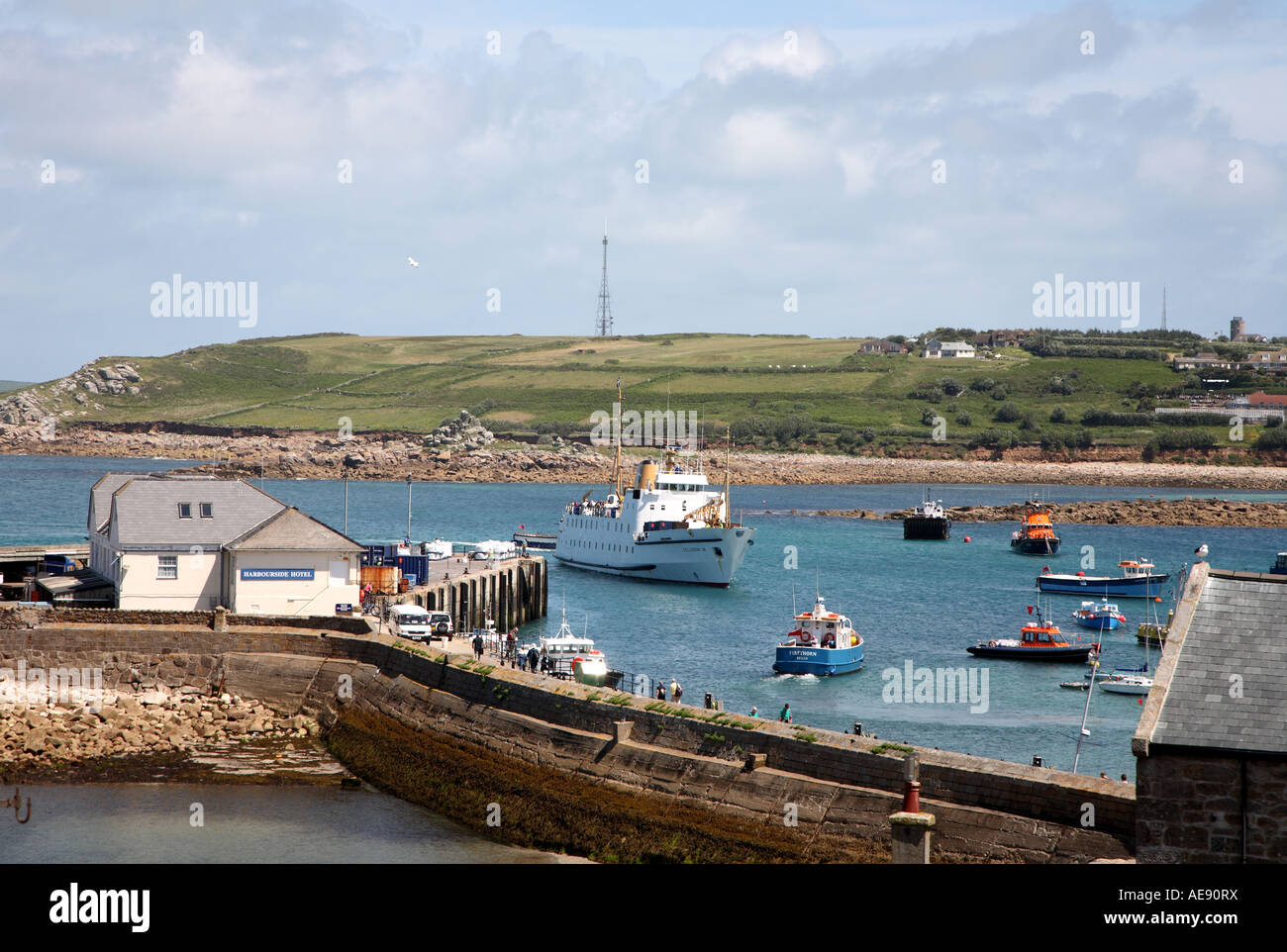 Die Scillonian III in den Hafen von St. Marien, Isles of Scilly, Cornwall, UK. Stockfoto