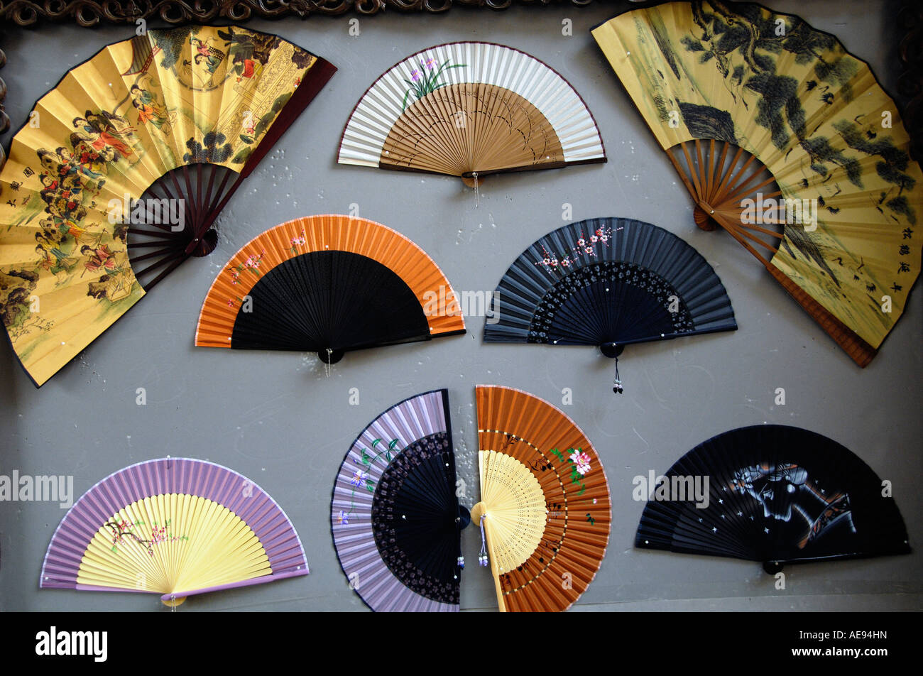 Chinesische traditionelle Fans sind auf Verkauf in der antiken Kultur Street in Tianjin China 18. August 2007 Stockfoto