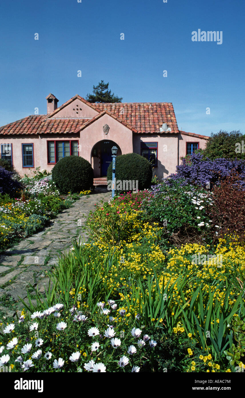PACIFIC GROVE mit Blumengarten CALIFORNIA nach Hause Stockfoto