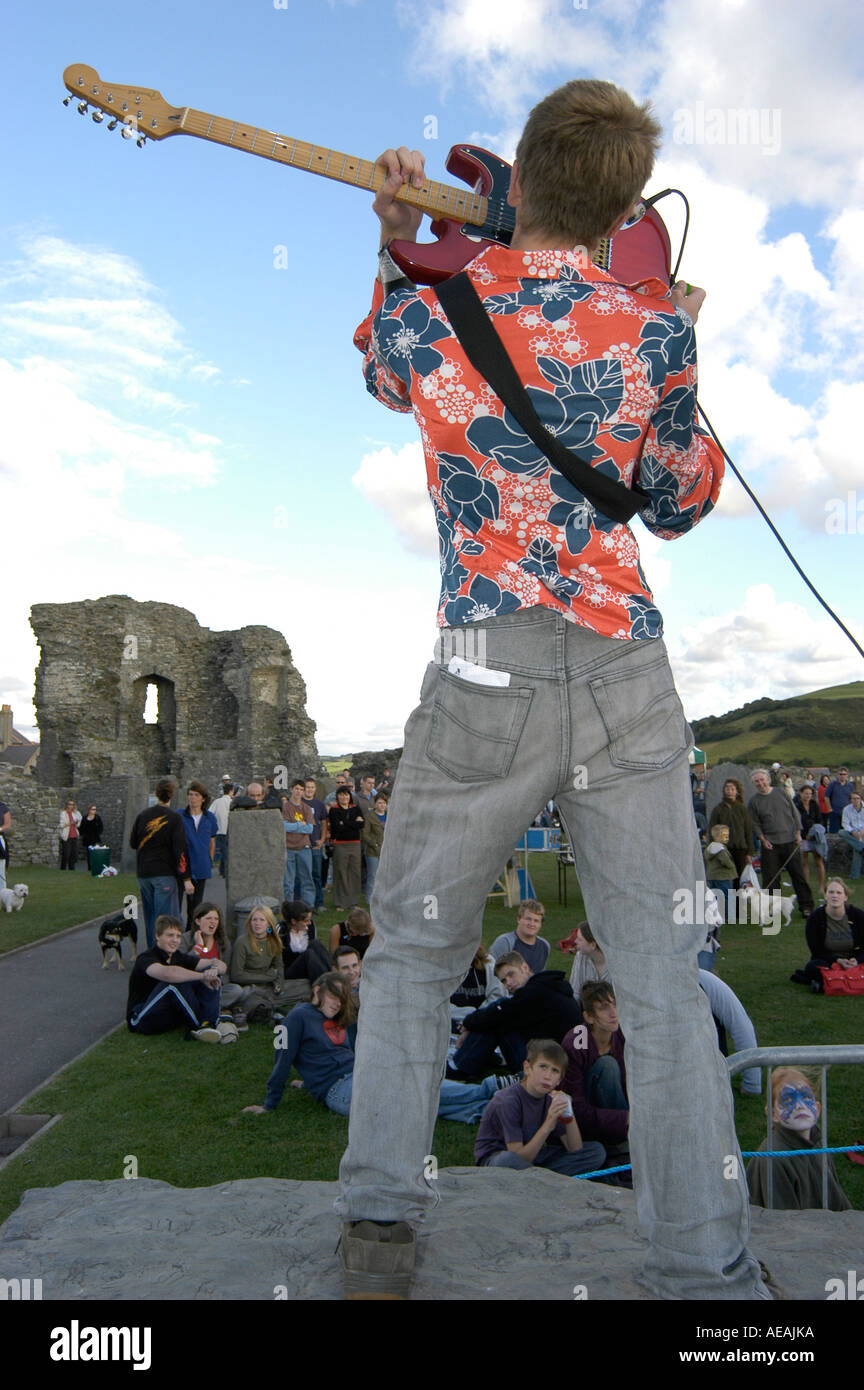 Die Mohn-pop-Gruppe spielen beim Castle Rock Aberystwyth Music Festival, Sommernachmittag Stockfoto