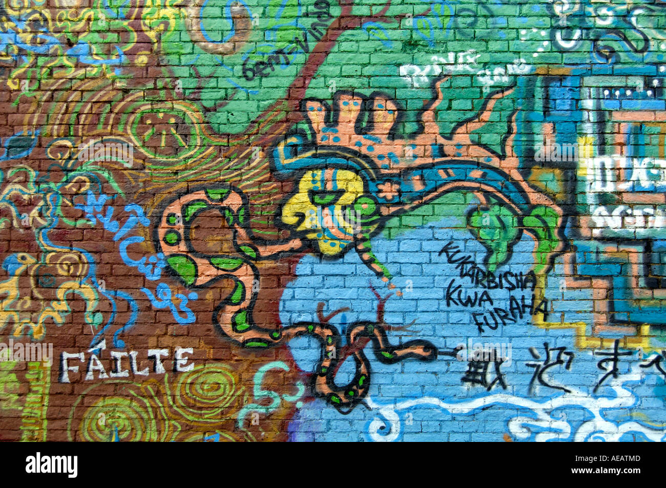 Graffiti in Multi-ethnischen Gesellschaft auf Cowley Road Oxford England Stockfoto
