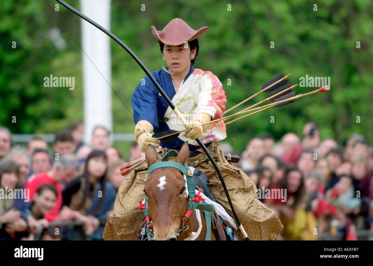 REITER MIT PFEIL UND BOGEN AUF AUSSTELLUNG MATSURI JAPAN IN LONDON Stockfoto