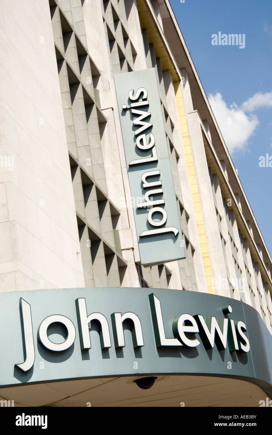 John Lewis-Shops-Zeichen auf der Oxford Street in central London UK Stockfoto