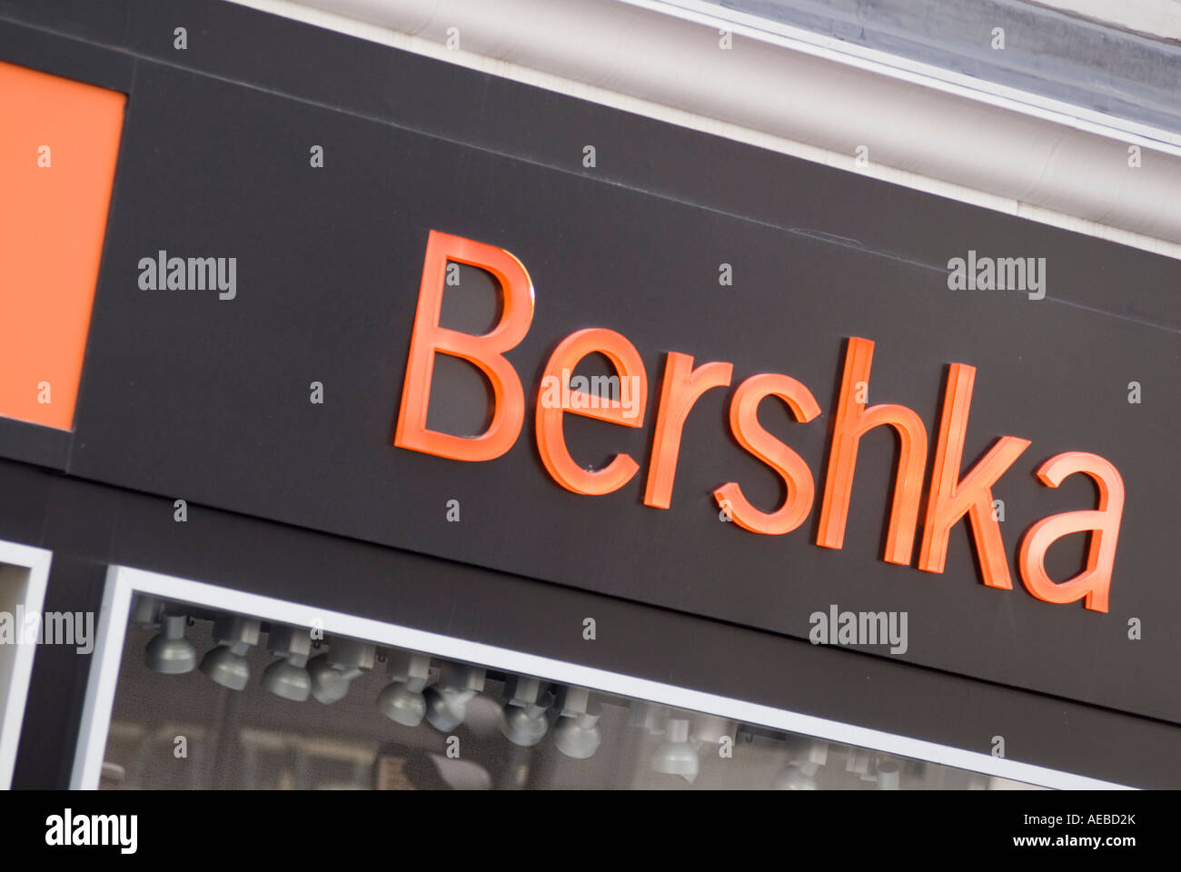 Bershka -Fotos und -Bildmaterial in hoher Auflösung – Alamy