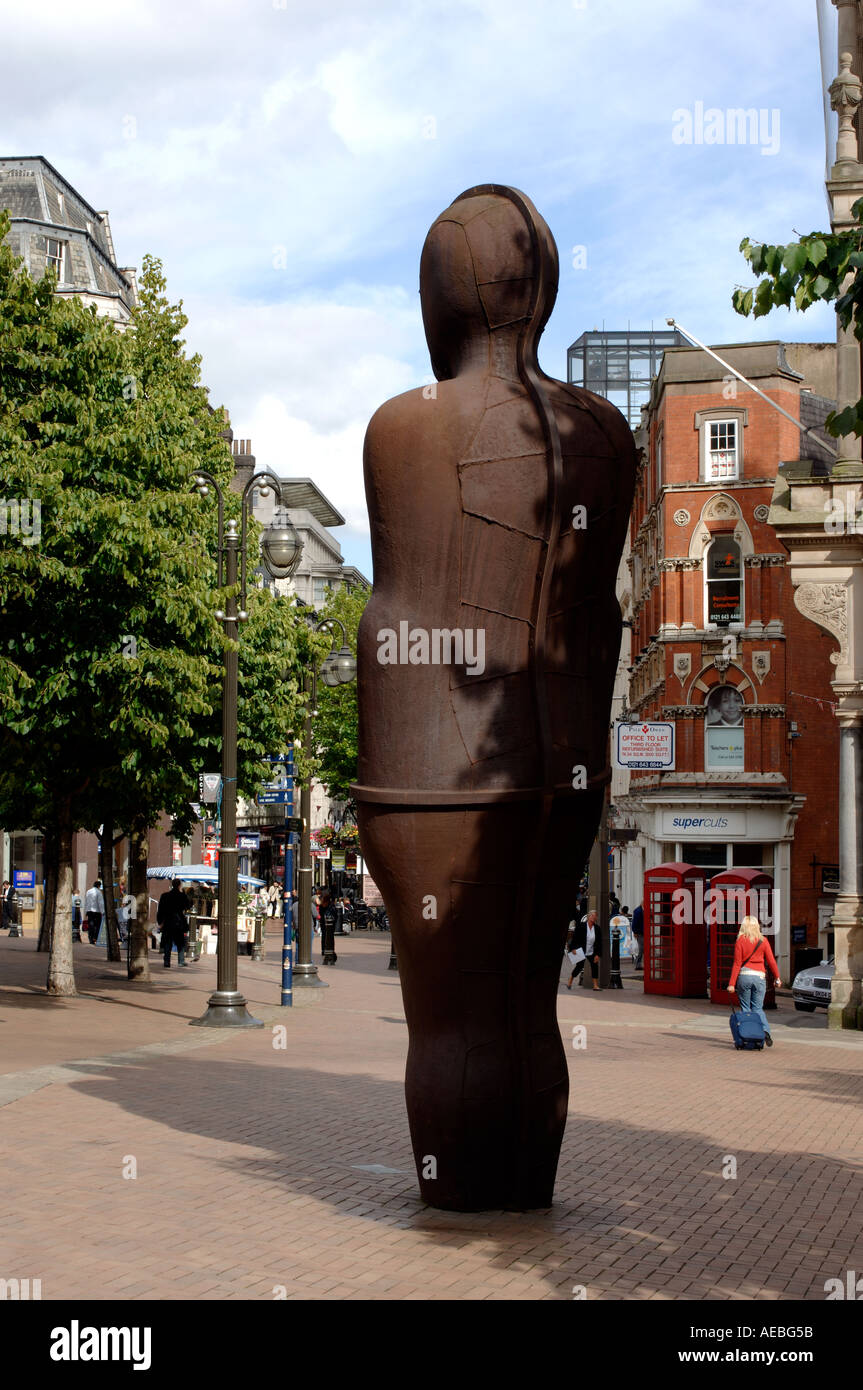 Eisen-Mann-Skulptur von Anthony Gormley Birmingham Victoria Square England UK Stockfoto