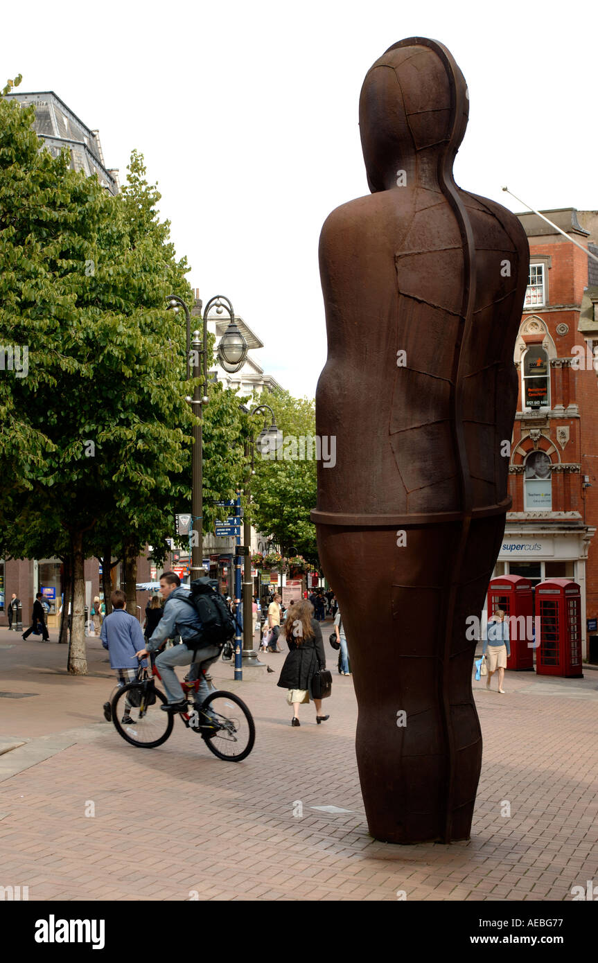 Eisen-Mann-Skulptur von Anthony Gormley Birmingham Victoria Square England UK Stockfoto