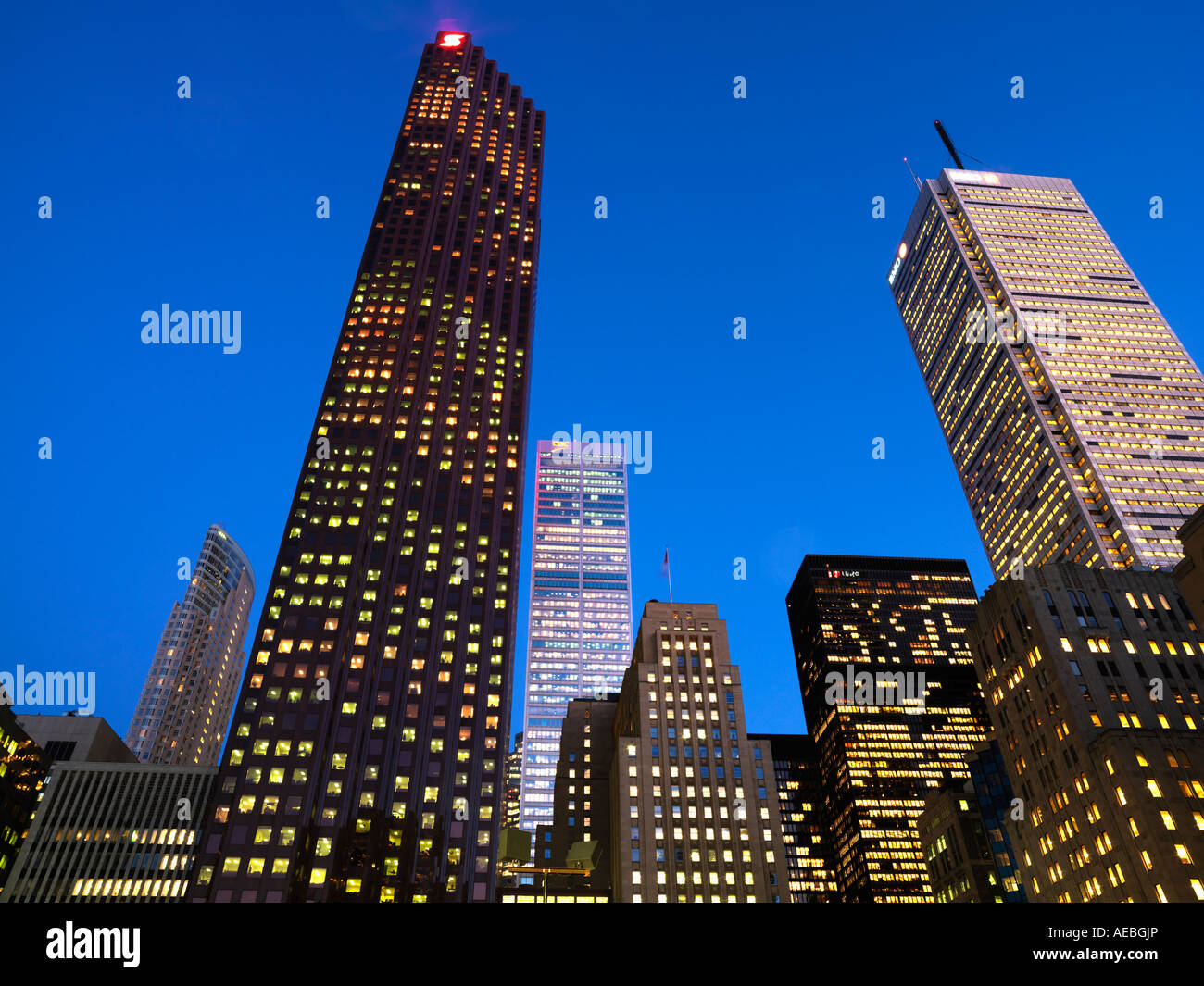 Kanada Ontario Toronto Bankenviertel in der Abenddämmerung Stockfoto