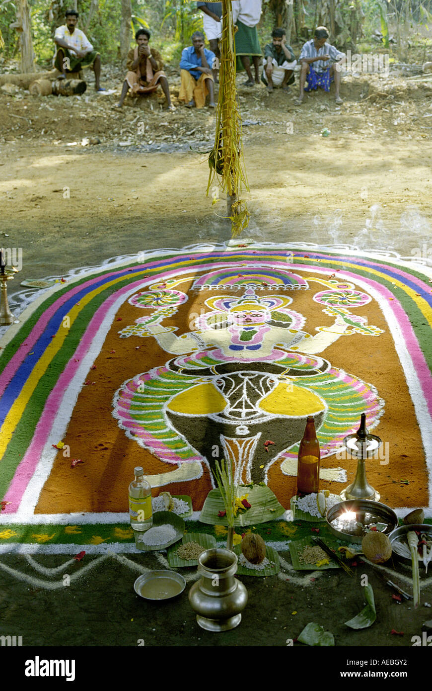 Eine traditionelle flooral Zeichnung, während einige Rituale und Zeremonien in Hindu-Tempel von Kerala, Indien Stockfoto