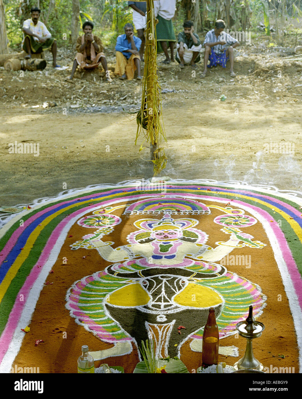 Eine traditionelle flooral Zeichnung, während einige Rituale und Zeremonien in Hindu-Tempel von Kerala, Indien Stockfoto