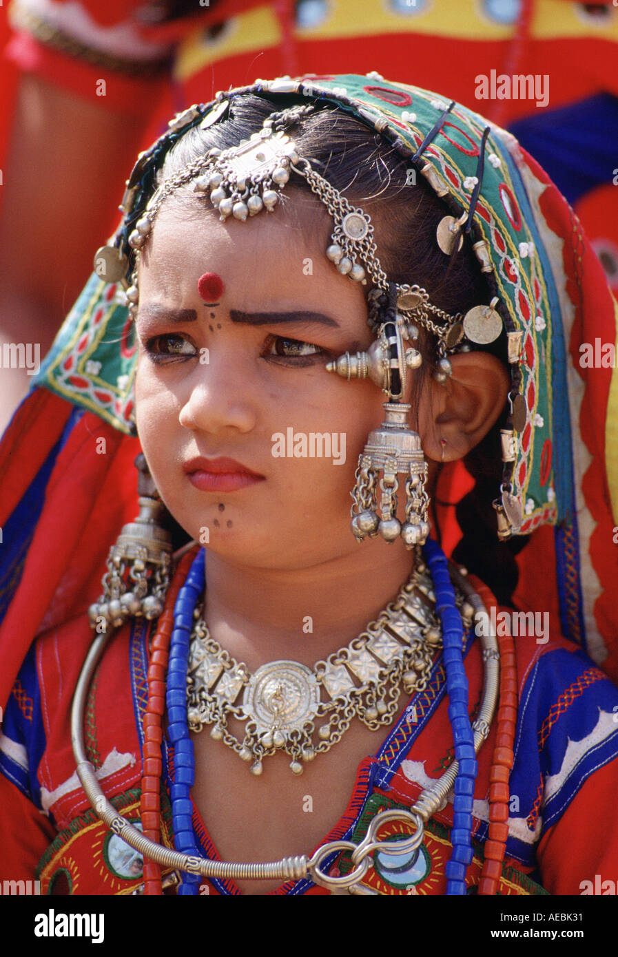Junge Mädchen tragen traditionelle indische Kleidung Stockfoto