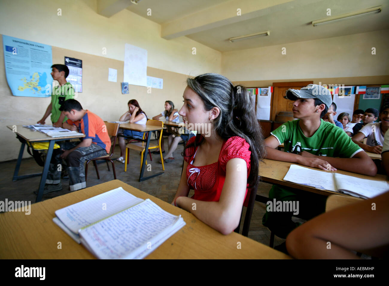Lehrer Diskriminiert Schüler Was Tun Lehrer klasse roma zigeuner studie -Fotos und -Bildmaterial in hoher