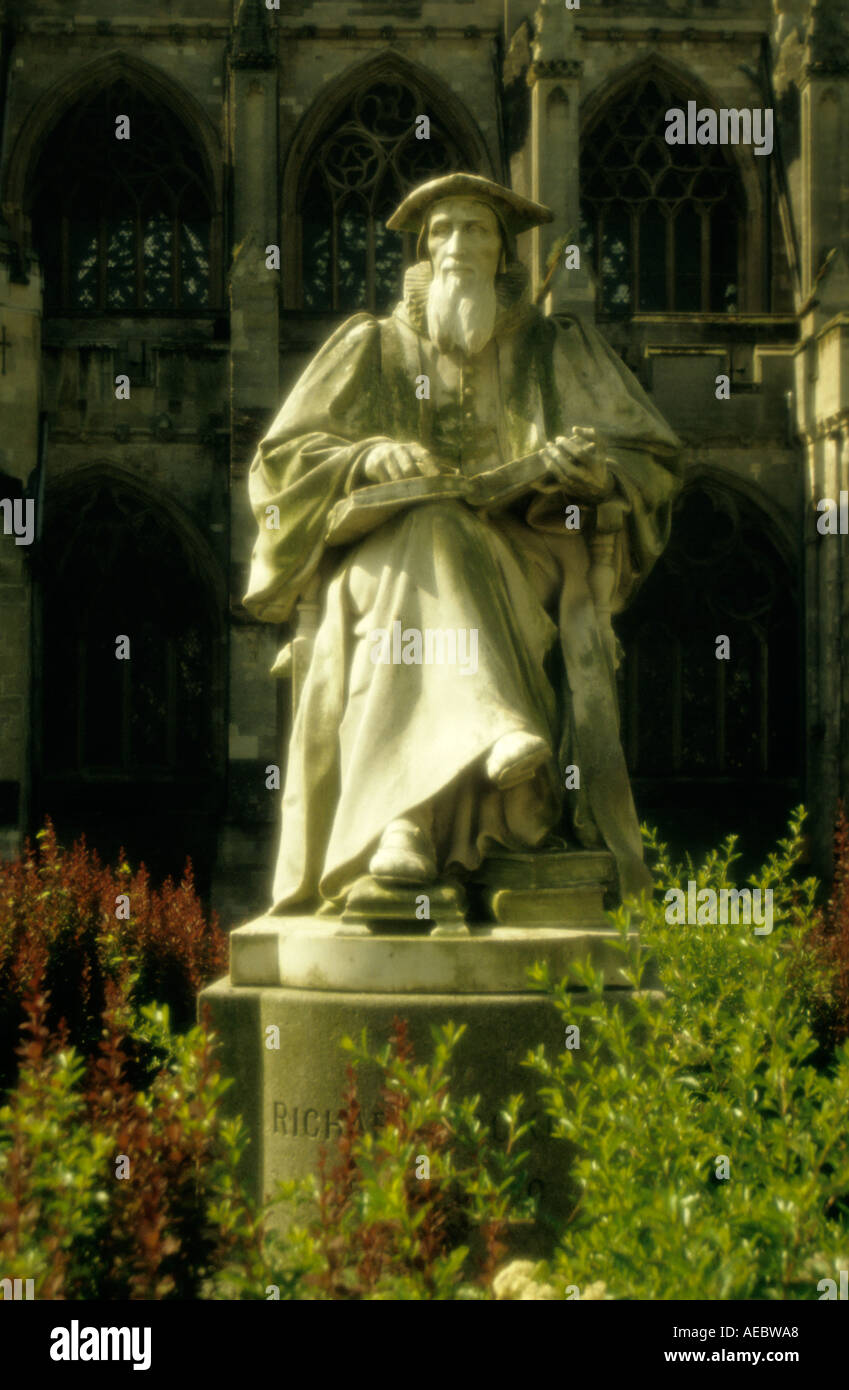 Statue von Richard Hooker Exeter Kathedrale Devon England Stockfoto