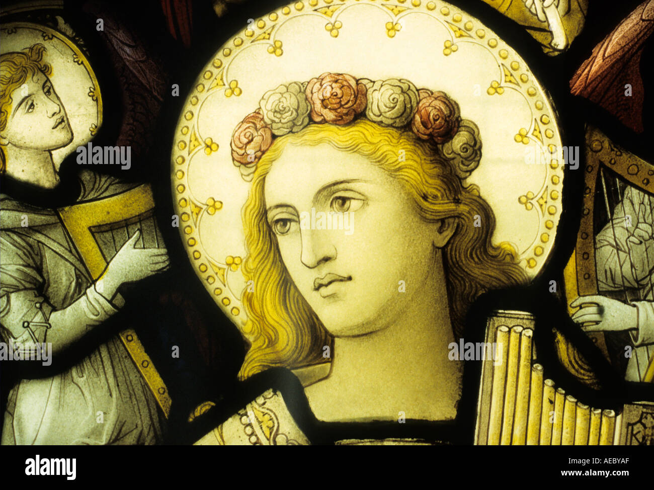 Der kirchliche Glasmalerei-Fenster weibliche Figur Kopf schließen Stockfoto