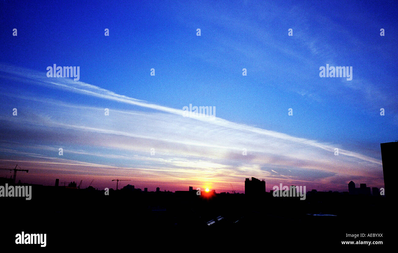 Sonnenaufgang über der Stadt London im Mai 2007 Stockfoto