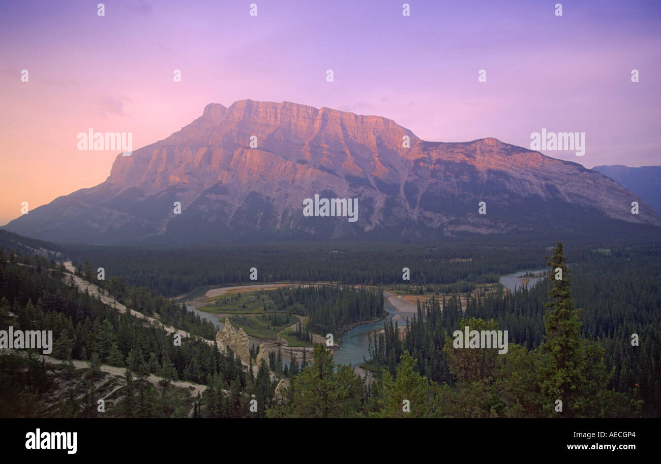 Mount Rundle bei Sonnenaufgang, Rocky Mts Banff Nat Park, Alberta, Kanada Stockfoto