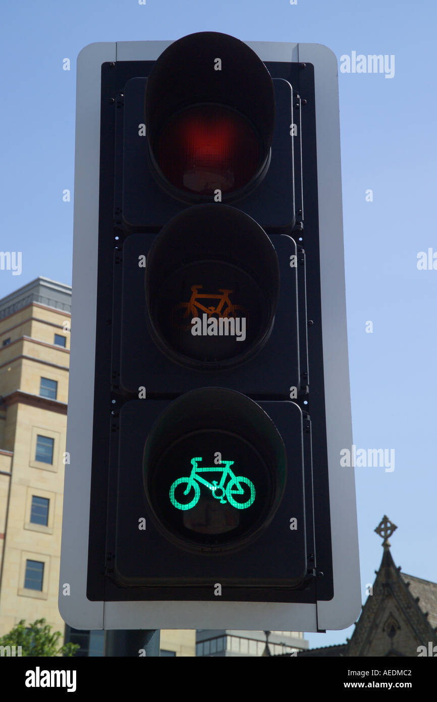[Ampel] grünes Fahrrad [Radweg] Leeds Stockfoto