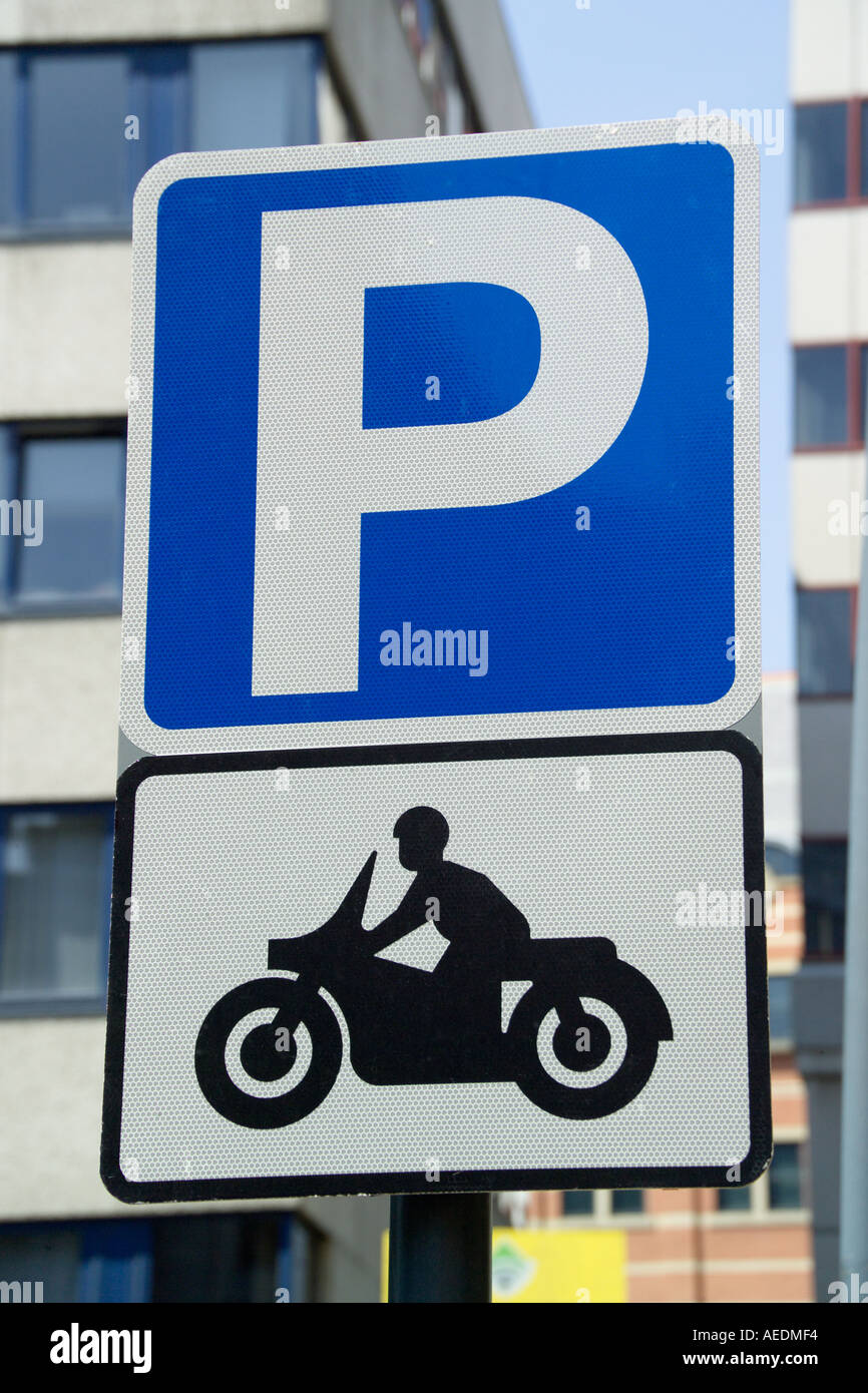 Parkplätze für Motorräder Zeichen Leeds City Centre Yorkshire England Stockfoto