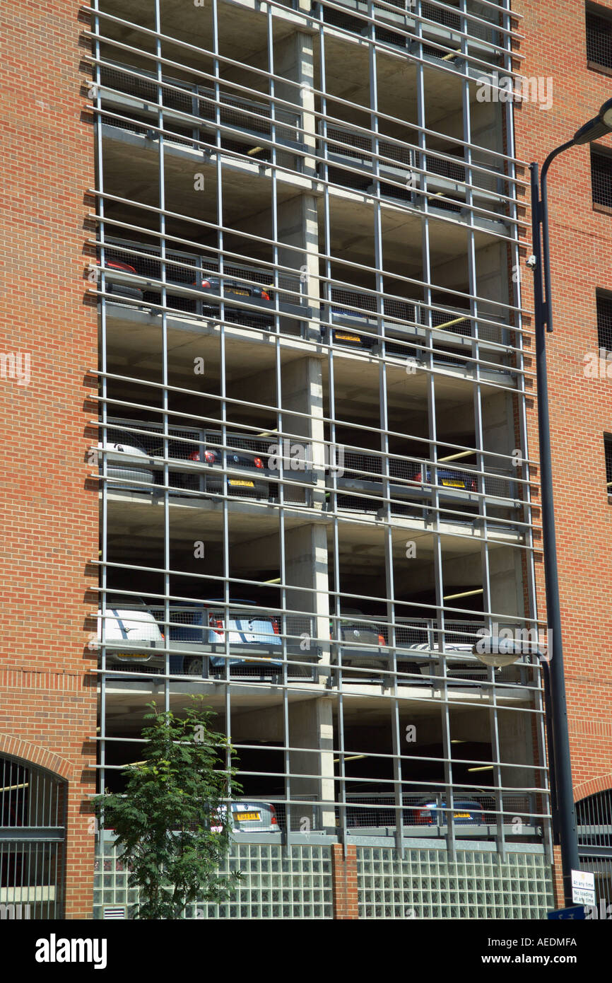[mehrstöckigen] [Parkplatz] Stadt Leeds Yorkshire Stockfoto