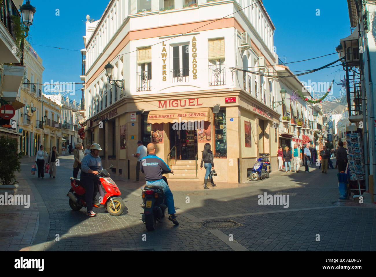 City Street View belebten Markt in Nerja Spanien Stockfoto