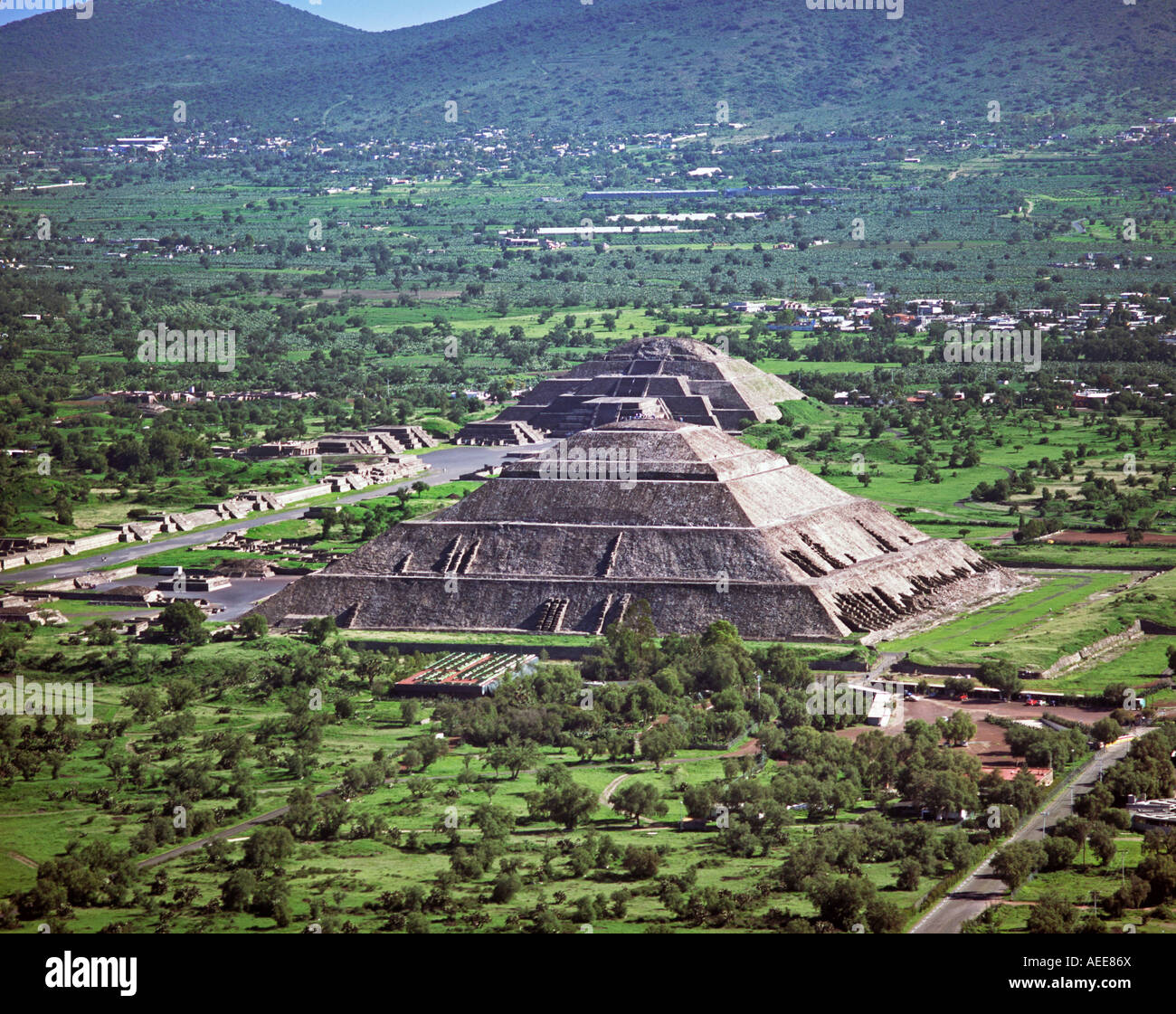 Luftaufnahmen über Aztec, Teotihuacan Pyramiden, Mexiko, Mexiko-Stadt, Pyramide des Mondes und der Pyramide der Sonne Stockfoto