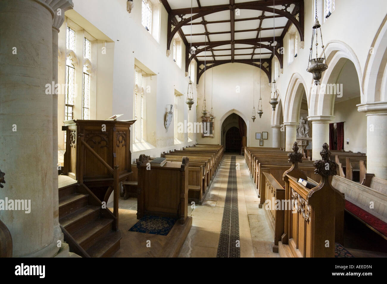 Str. Marys Kirche in Cotswold Dorf von Great Barrington, Gloucestershire Stockfoto