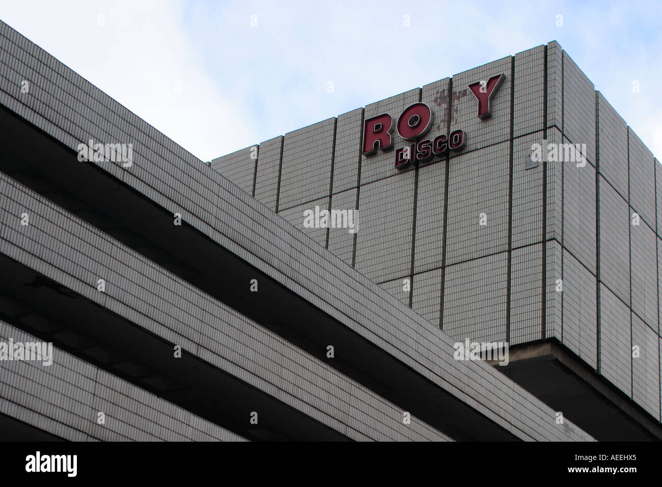 1960er Jahre Gebäude mit fehlenden Buchstaben Roxy Disco Sheffield Stockfoto