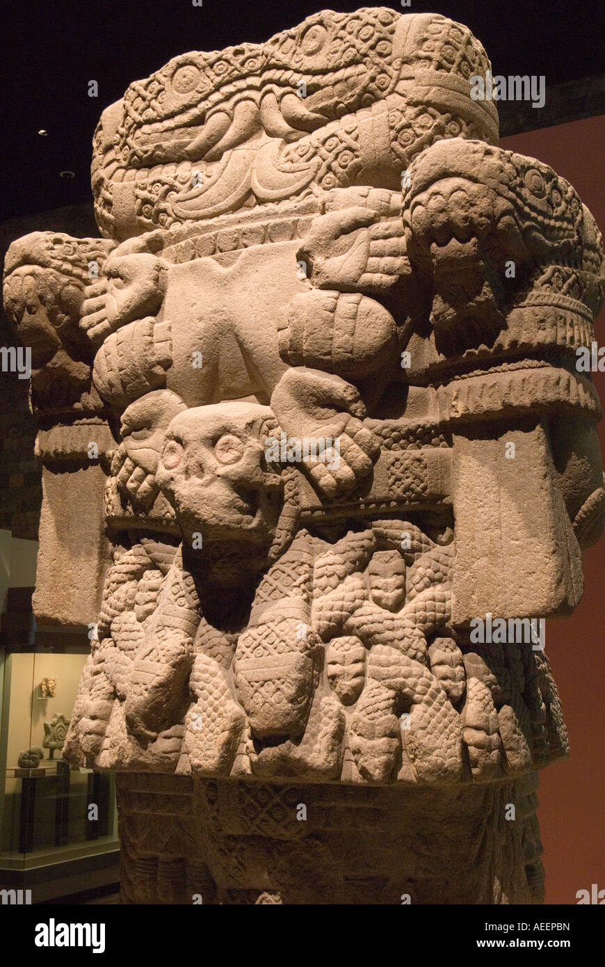 Schnitzen von Quetzalcoatl der Azteken Muttergöttin aus Stein Stockfoto