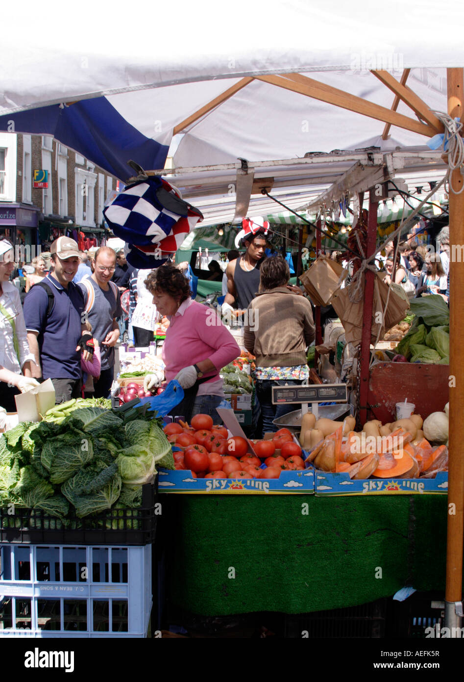 Obst und Gemüse Stand Portobello Road Street Market Notting Hill Juli 2007 Stockfoto
