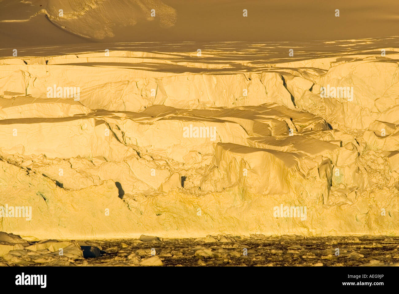 Gletscher entlang der westlichen Antarktischen Halbinsel Antarktis Southern Ocean Stockfoto