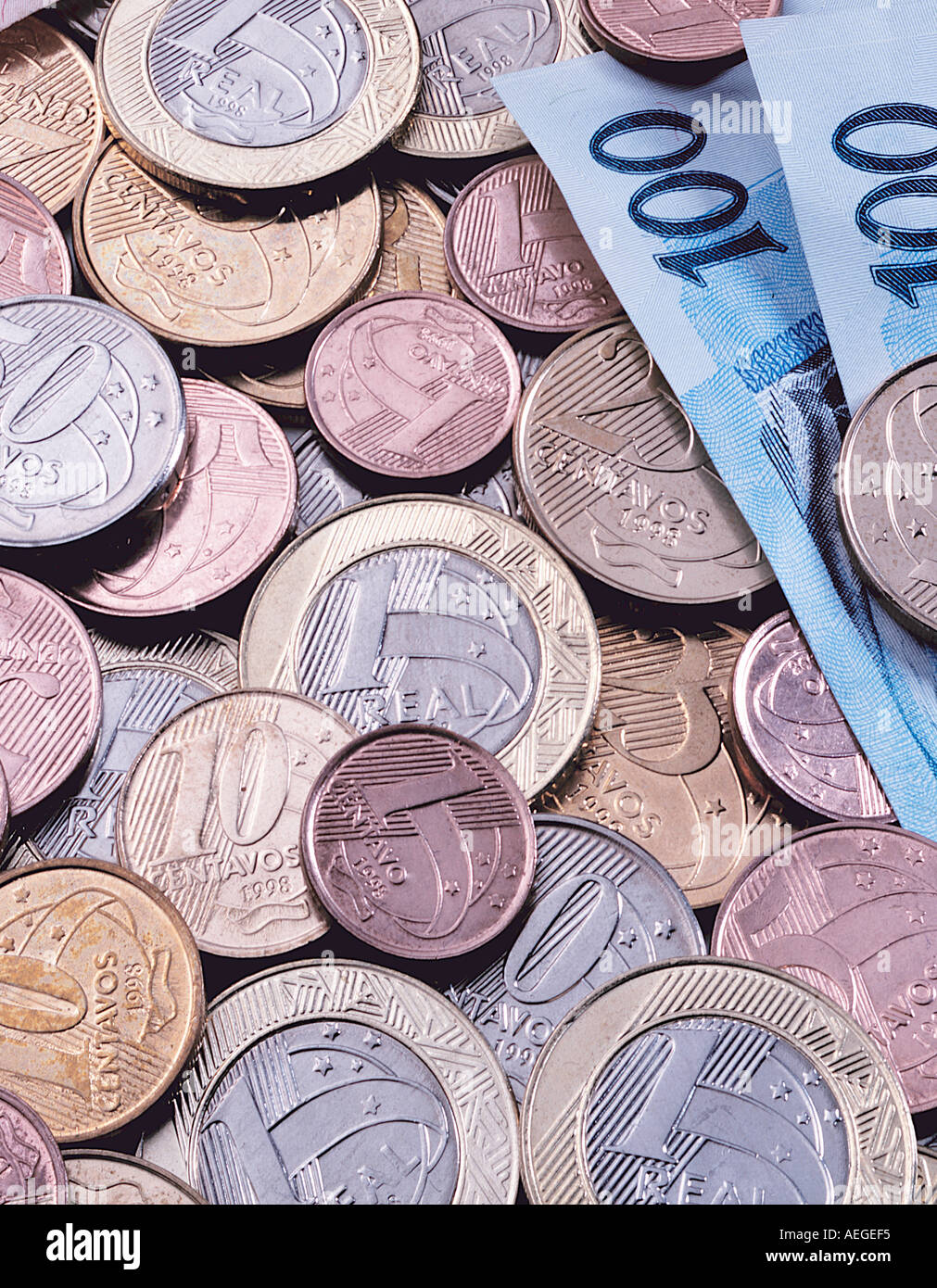 Büro brasilianischen Währung real Reais Münzen Rechnungen Handel Wert Reichtum Cent Wirtschaft Matallic runden glänzenden Hintergrund Textur miscel Stockfoto
