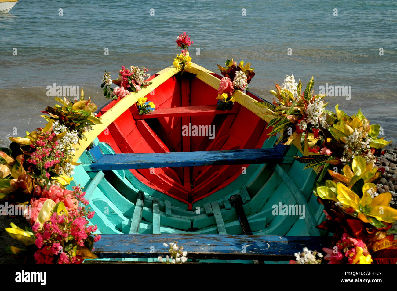 Grenada Karibik religiöses Fest bunte Boot geschmückt mit Blumen St. Peter's Juni Geburtstag Stockfoto