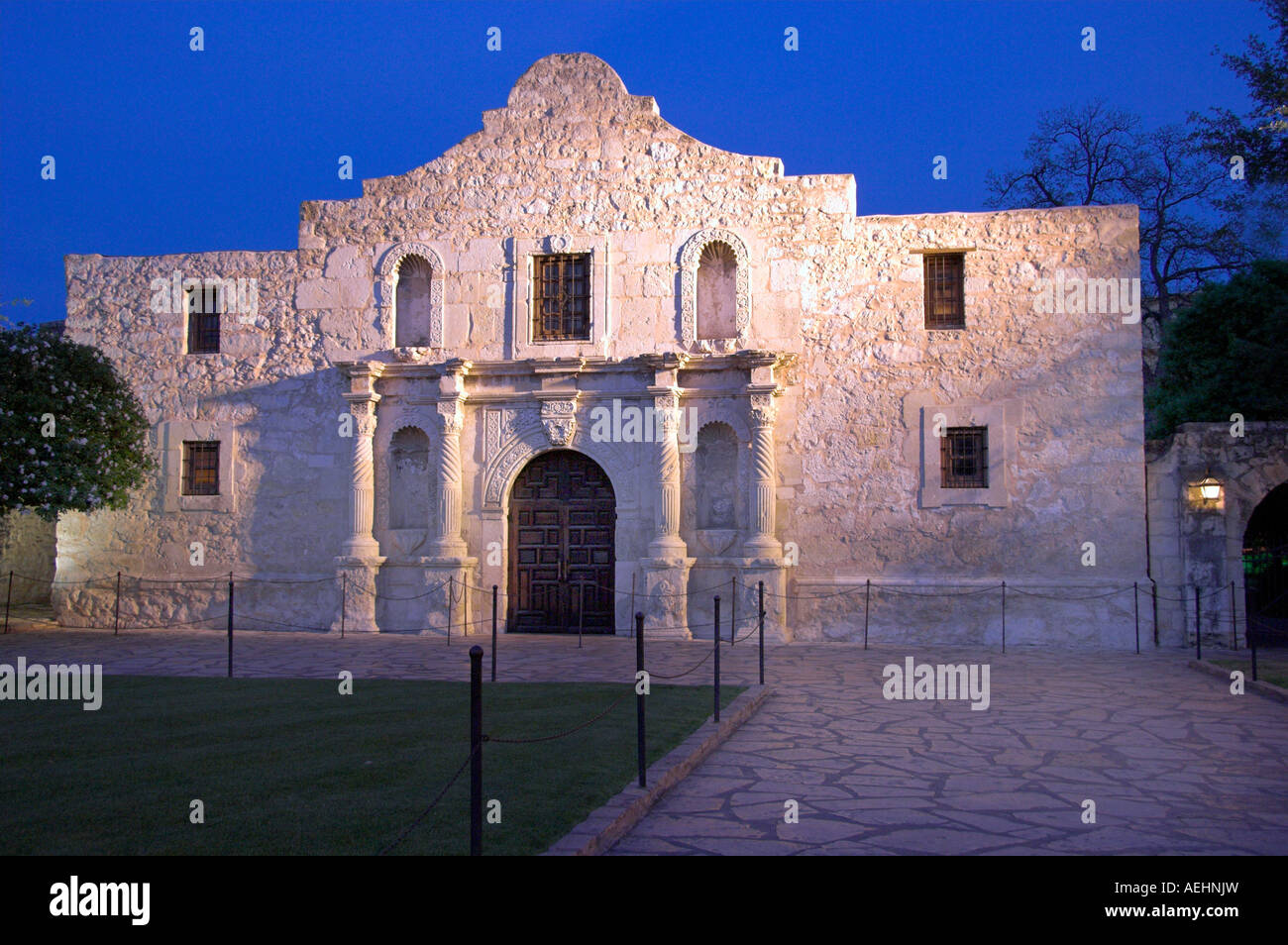 Die historischen Alamo in der Abenddämmerung in San Antonio Texas USA Stockfoto