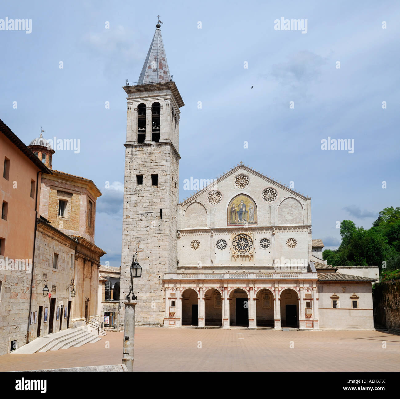 Kathedrale von Santa Maria Dell Assunta katholische Kirche und Hauptplatz in SpoletoU Umbrien Italien Stockfoto