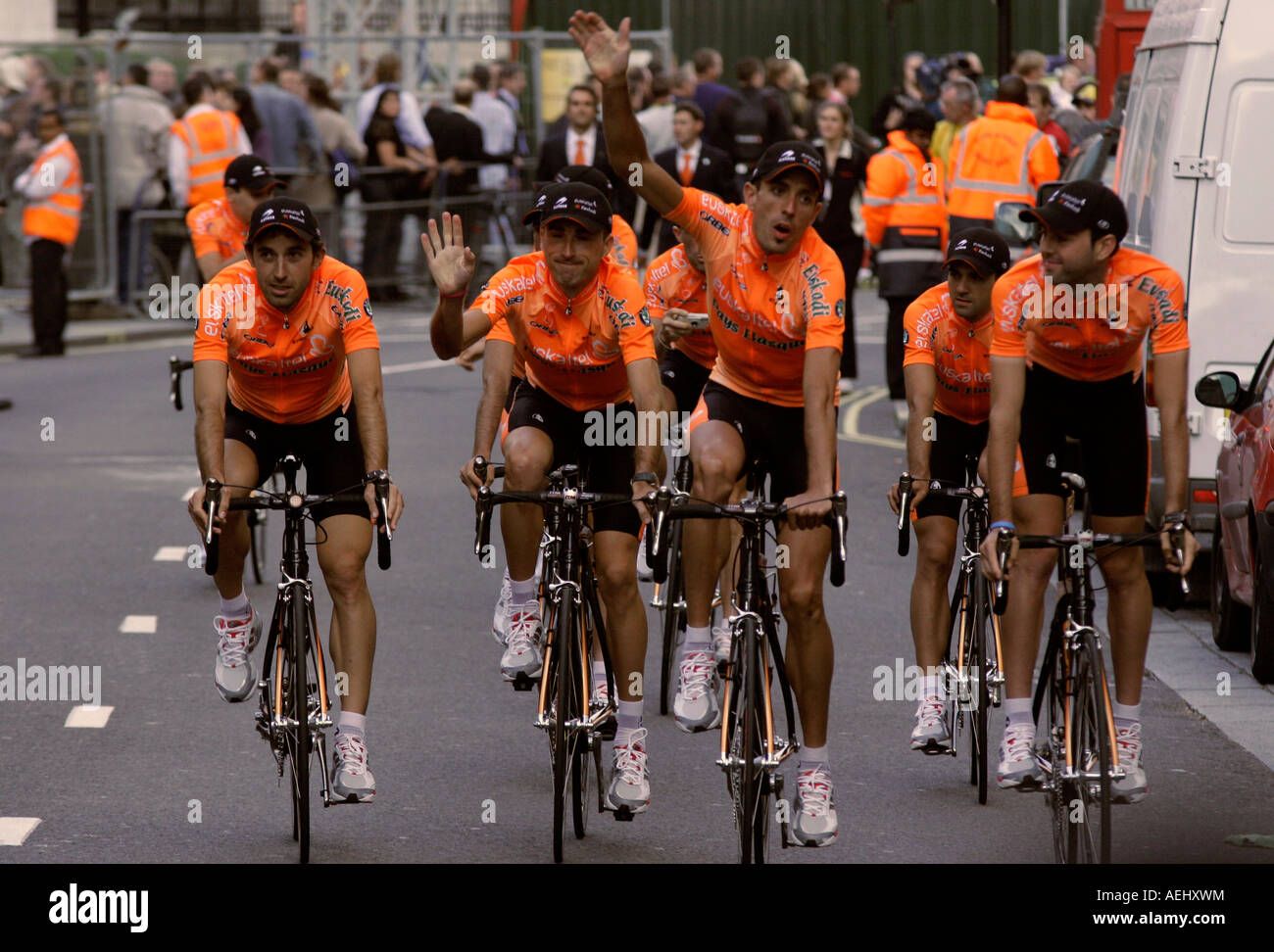 Das baskische Team, Euskaltel-Euskadi in der 2007 Tour De France Grand fahren in London Stockfoto