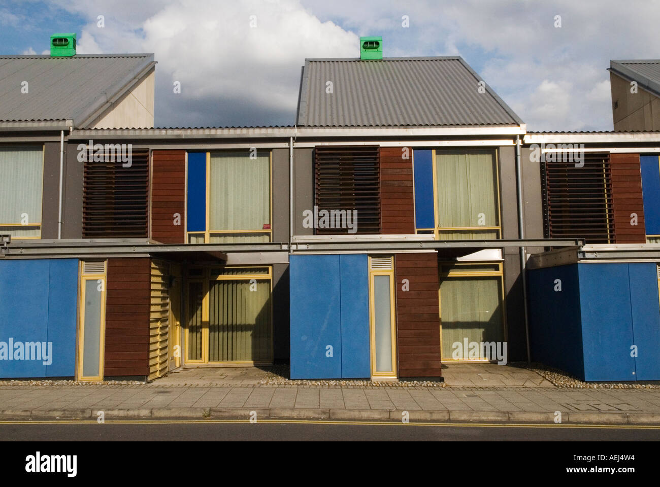 Modernes Wohnen im Greenwich Millennium Village "Greenwich Peninsula" London SE10 England HOMER SYKES Stockfoto