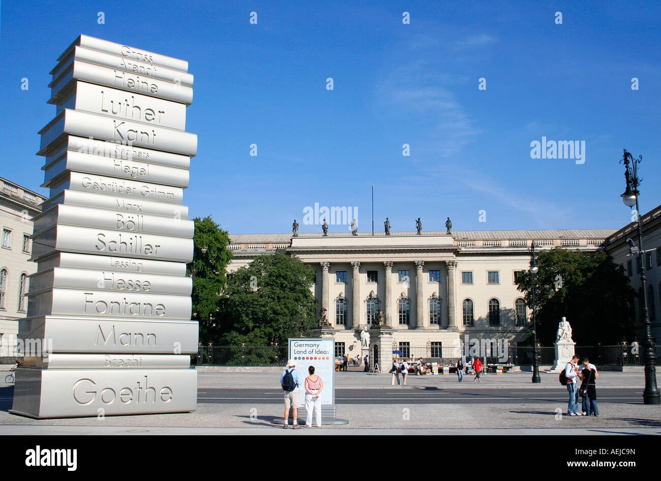 Buch-Skulptur, Humboldt-Universität zu Berlin, Deutschland ...