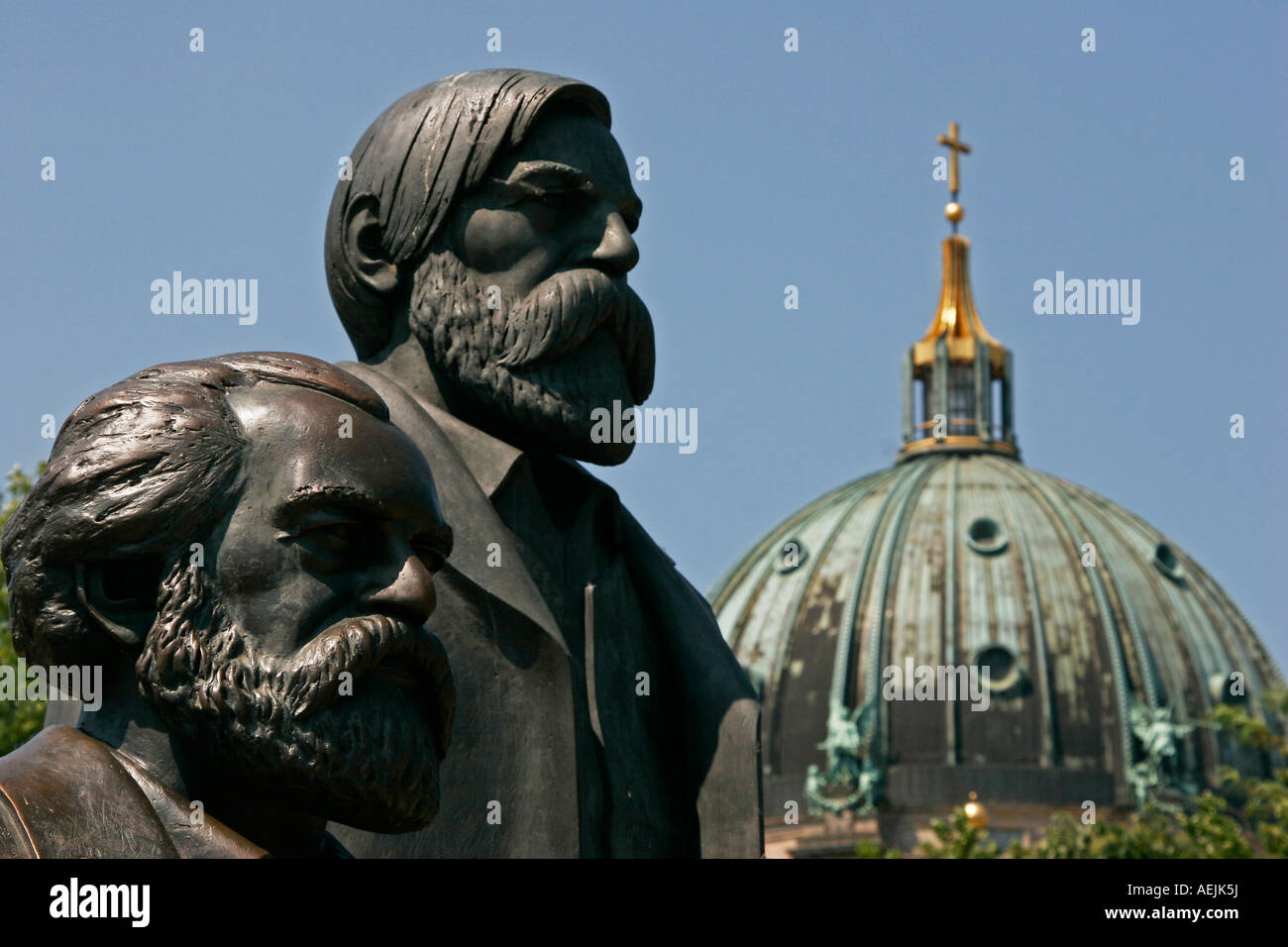 Kommunisten Marx und Engels in der deutschen Hauptstadt Berlin Deutschland Stockfoto