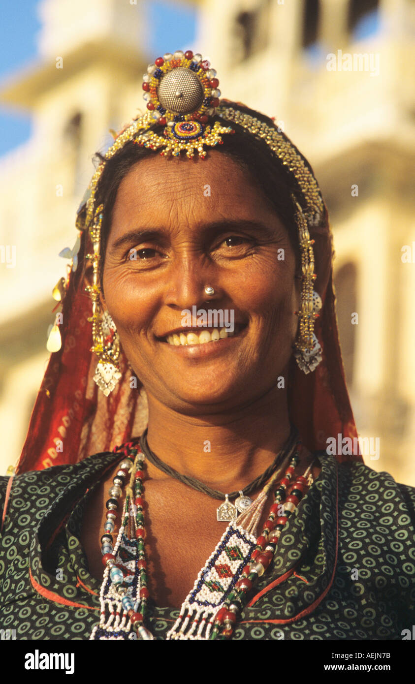 Rajasthani Lady Tripolia Gate Udaipur Indien Stockfoto