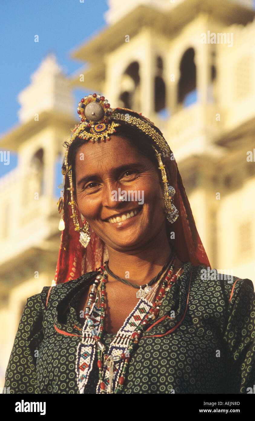 Rajasthani Lady Tripolia Gate Udaipur Indien Stockfoto