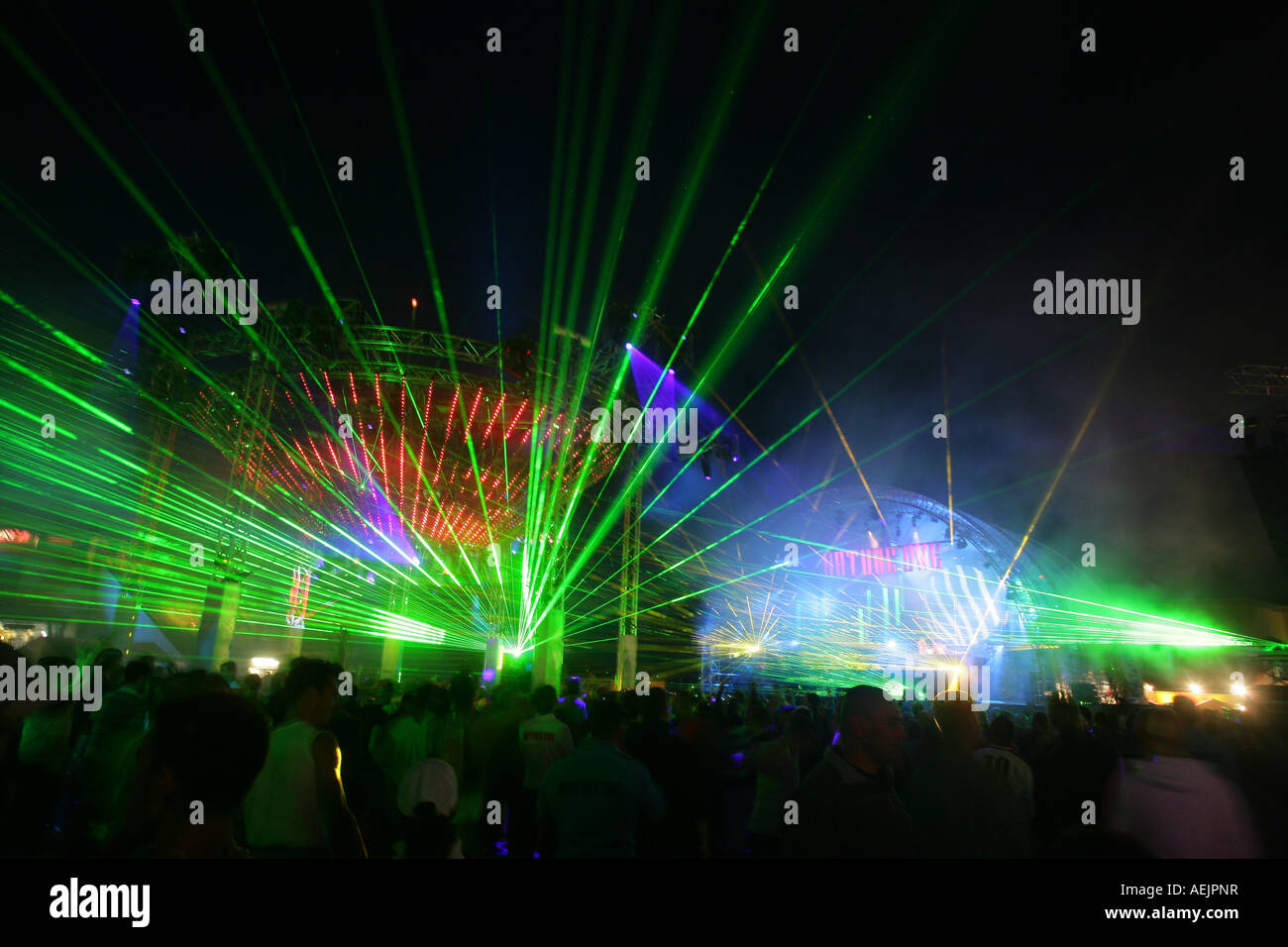 Laser show rave nature one Fotos und Bildmaterial in hoher Auflösung Alamy