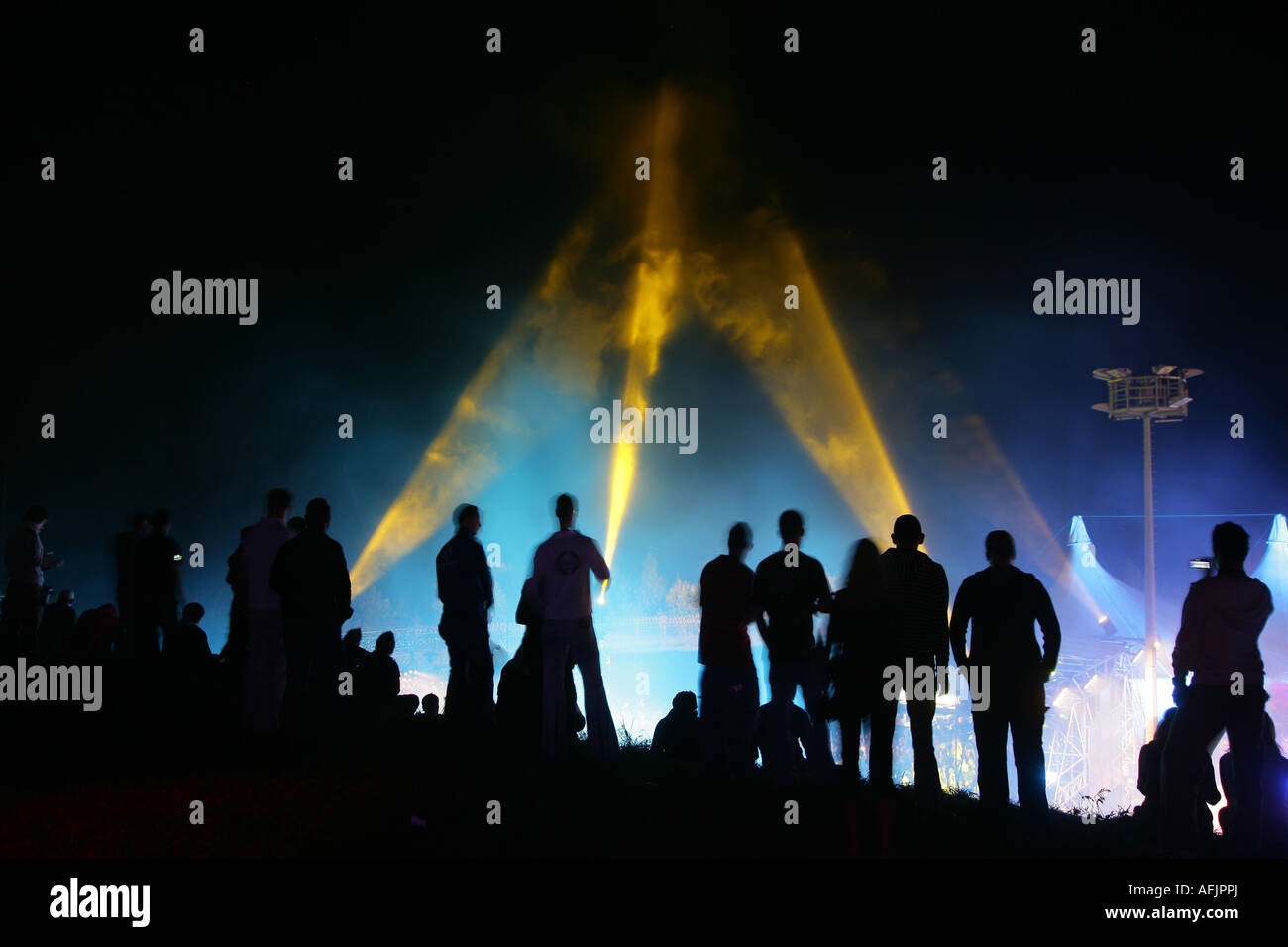 Laser show rave nature one Fotos und Bildmaterial in hoher Auflösung Alamy