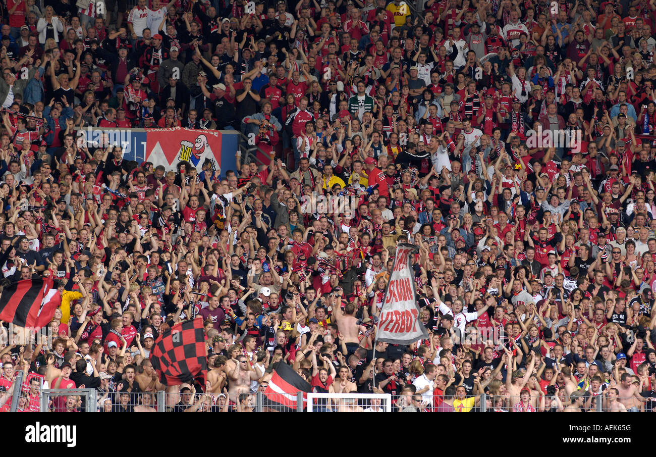 Fussball deutschland fans stadion -Fotos und -Bildmaterial in hoher ...