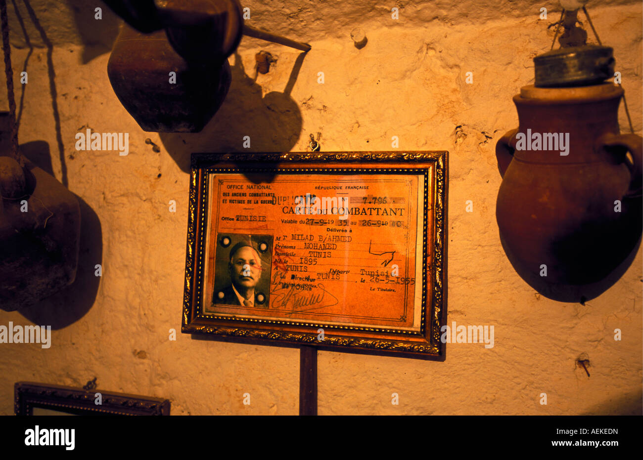 Libyen Ghadames Bilderrahmen an der Wand des zweiten Weltkrieges Soldat in der französischen Armee Stockfoto